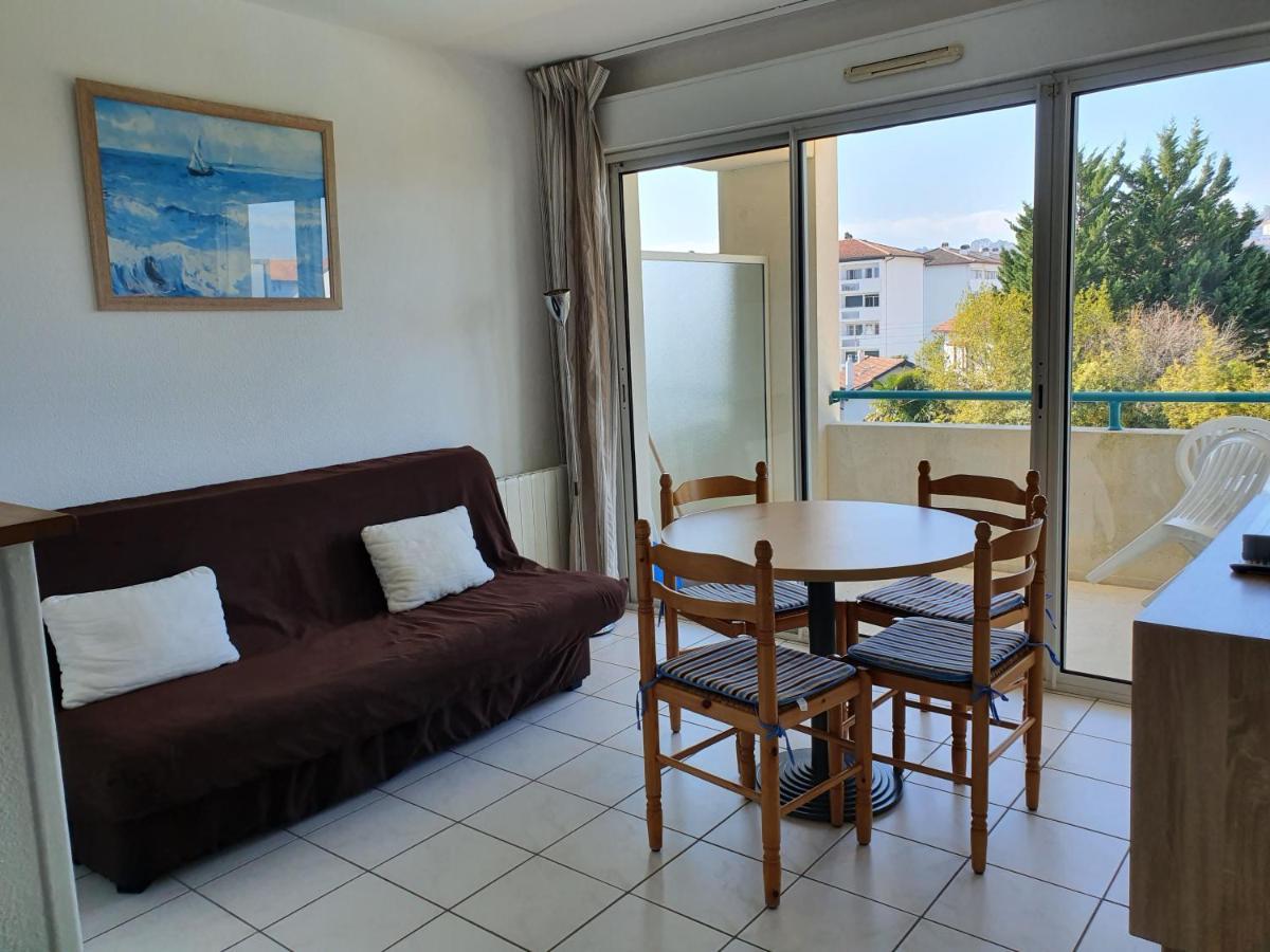 Appartement Golf Et Nivelle Avec Piscine Et Parking Ciboure Luaran gambar