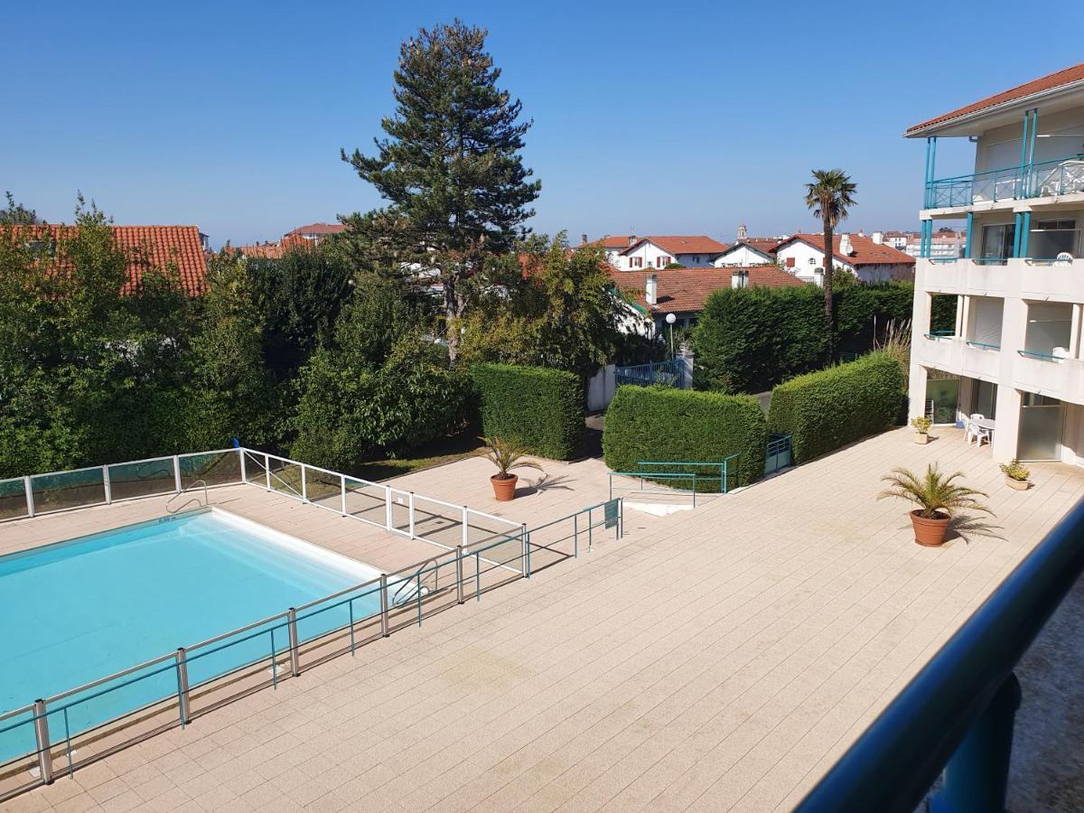 Appartement Golf Et Nivelle Avec Piscine Et Parking Ciboure Luaran gambar