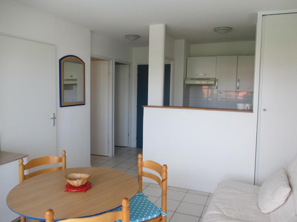 Appartement Golf Et Nivelle Avec Piscine Et Parking Ciboure Bilik gambar