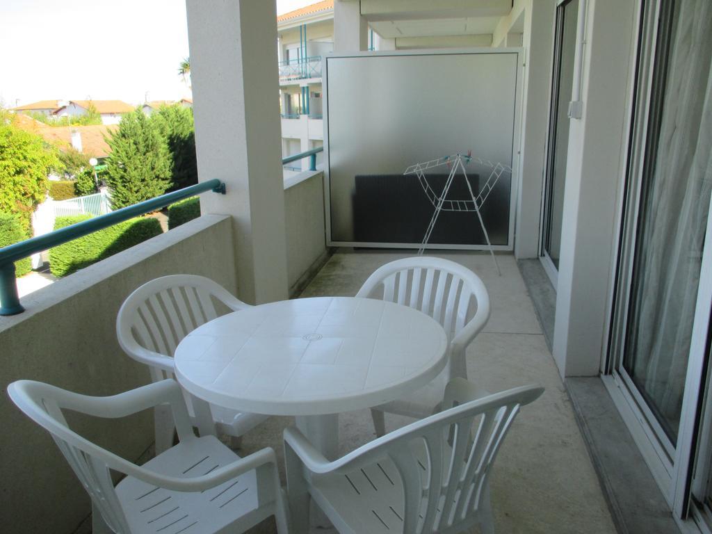Appartement Golf Et Nivelle Avec Piscine Et Parking Ciboure Luaran gambar